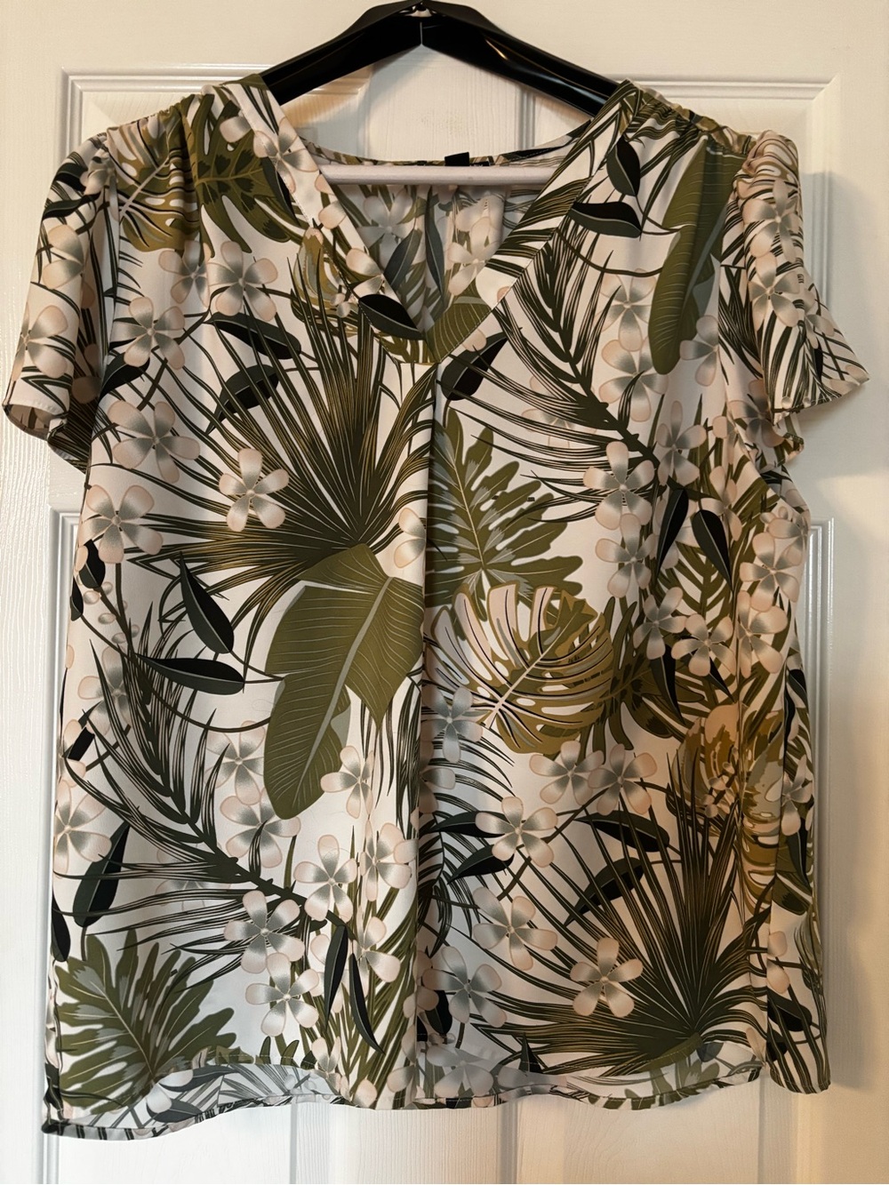 Hilary Radley Green and White Palm Leaf Top EUC - Picture 3 of 3